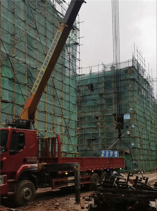 陇南市“慢工细活”—— 吊车的 “微动控制” 技术